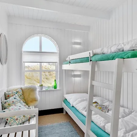 Three-bedroom In Casa vacanze *